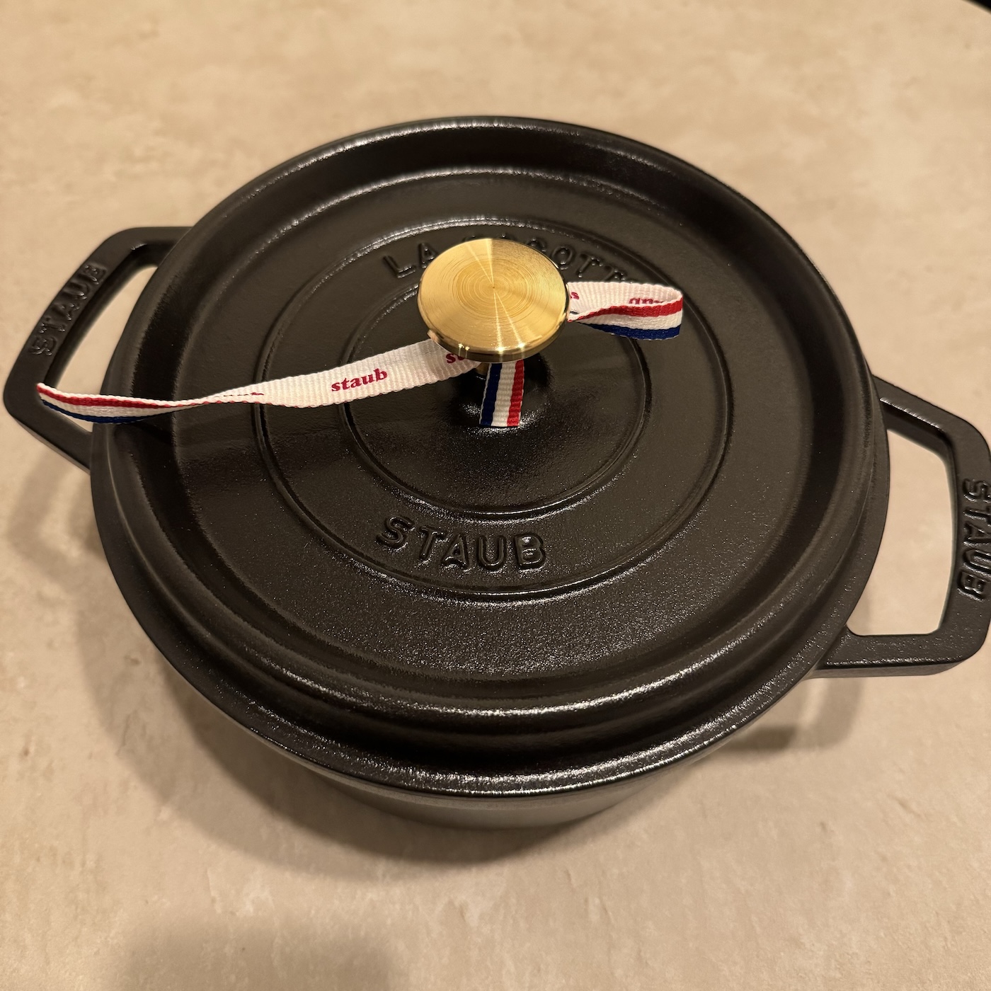 staub ストウブ 「 ピコ ココット ラウンド ブラック 22cm